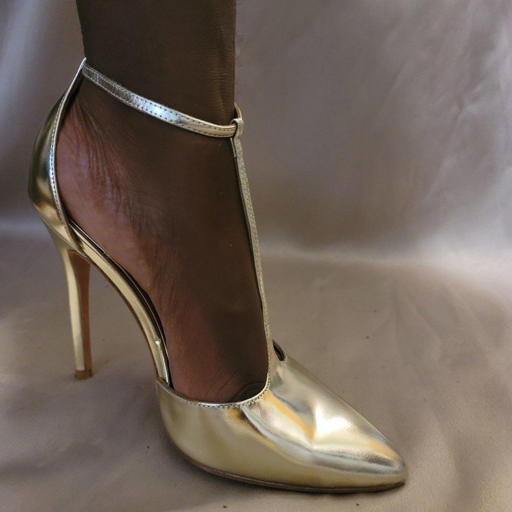 Badgley Mischka Gold Leather T-strap Evening Heel